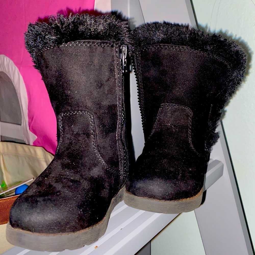 Cat & Jack lines boots. Zip-up. Size 7. Excellent condition.